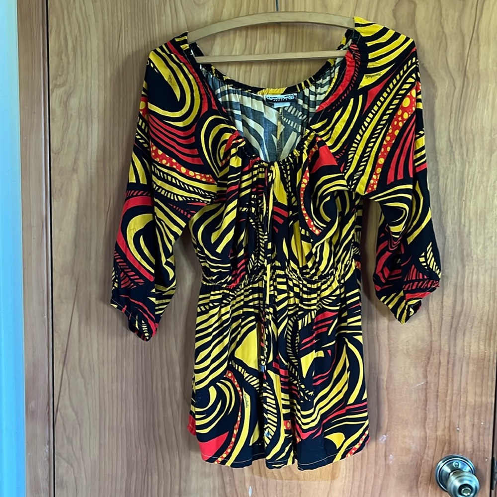 Manuheali’i women’s Large rayon top